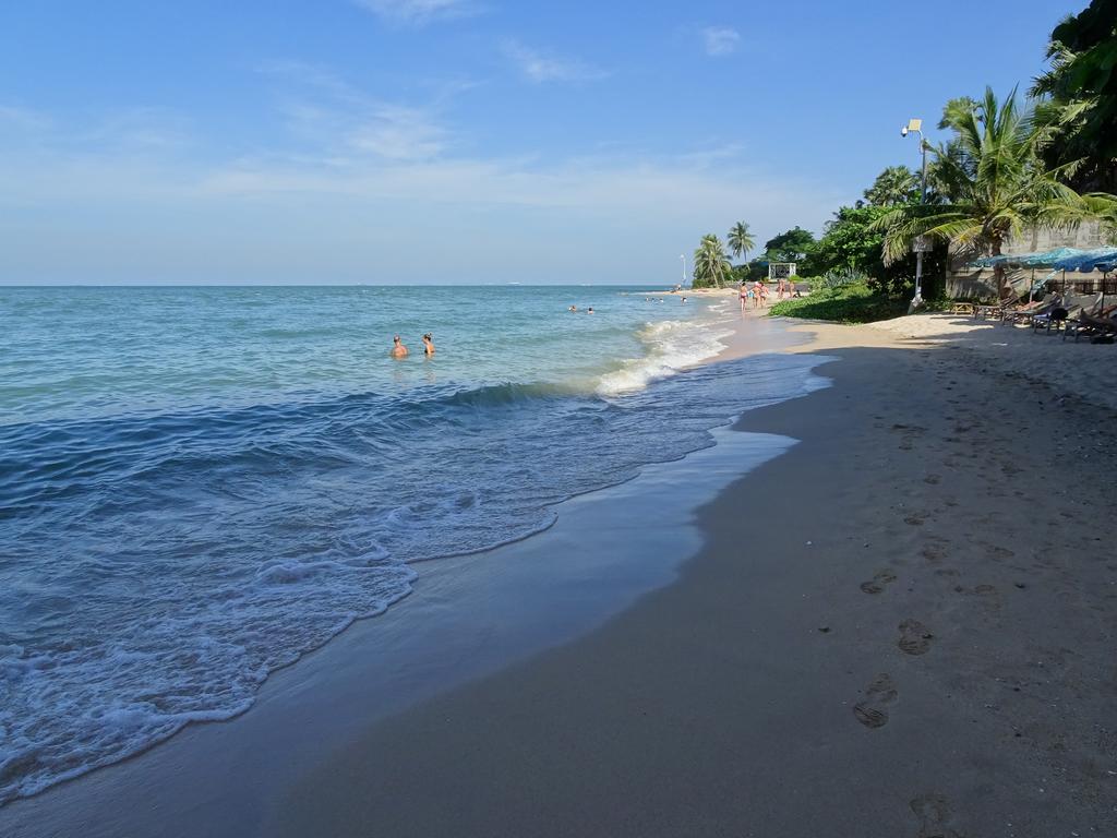 Wong Amat Pattaya Beach Resort Exterior photo